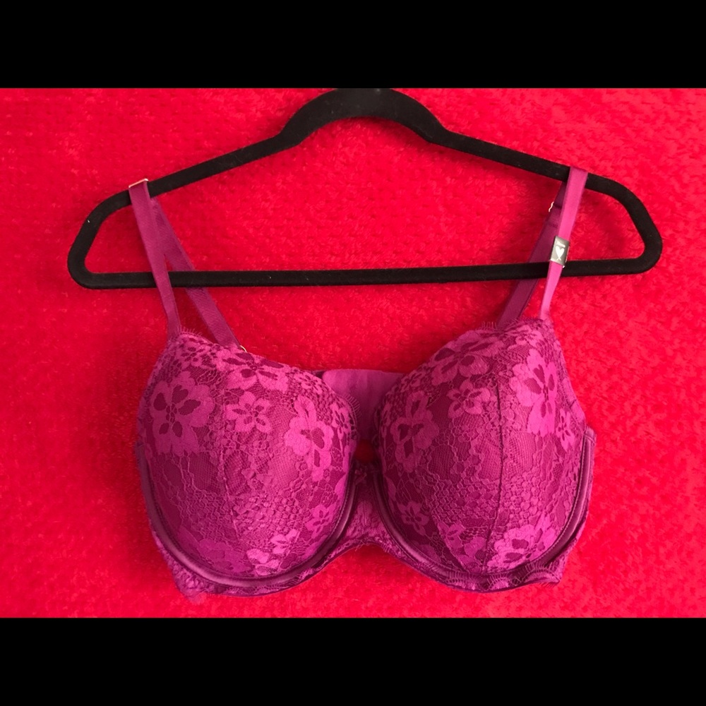 Victoria’s Secret  36 DDD